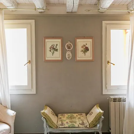 Falier Piccolo 10 Min From Train And Bus Station דירה *